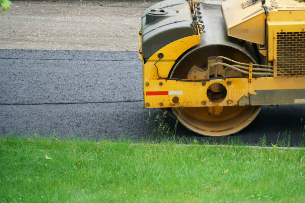 Best Asphalt Driveway Installation  in Granbury, TX